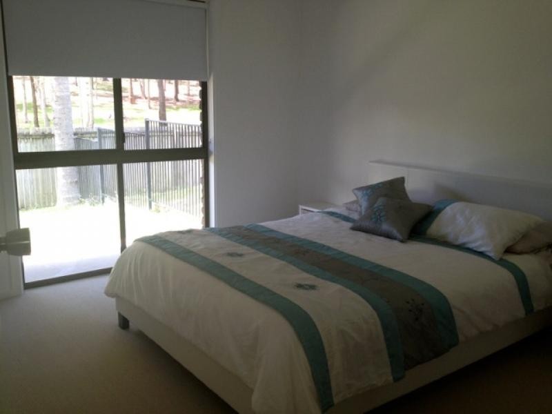 2 Tibor, Ashmore QLD 4214