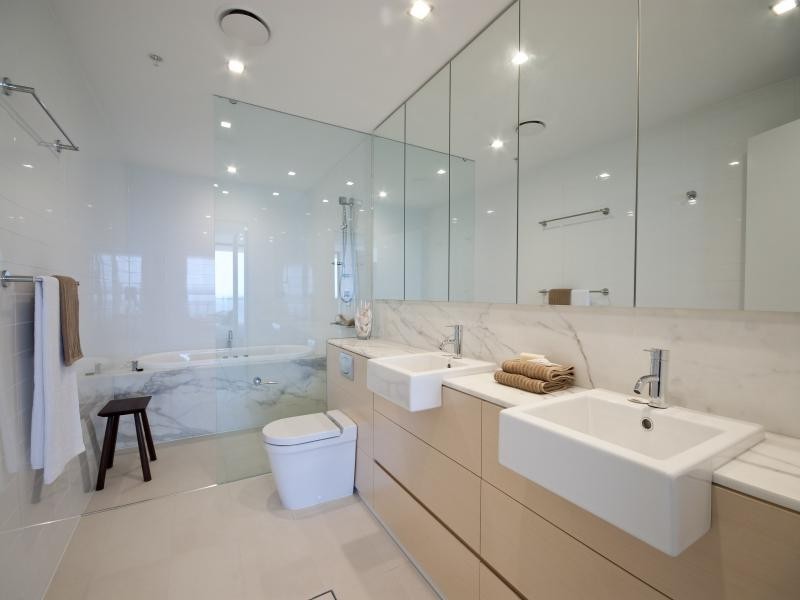 2102/Ambience The Esplanade, Burleigh Heads QLD 4220