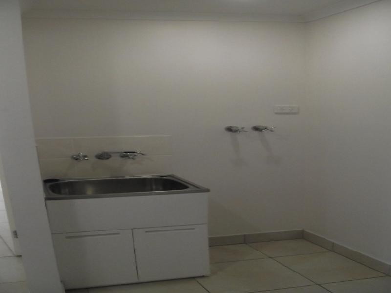 4A Viburnum St, Varsity Lakes QLD 4227