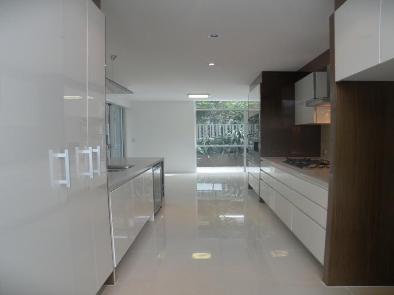 Villa/Villa 3 Stanhill Drive, Surfers Paradise QLD 4217