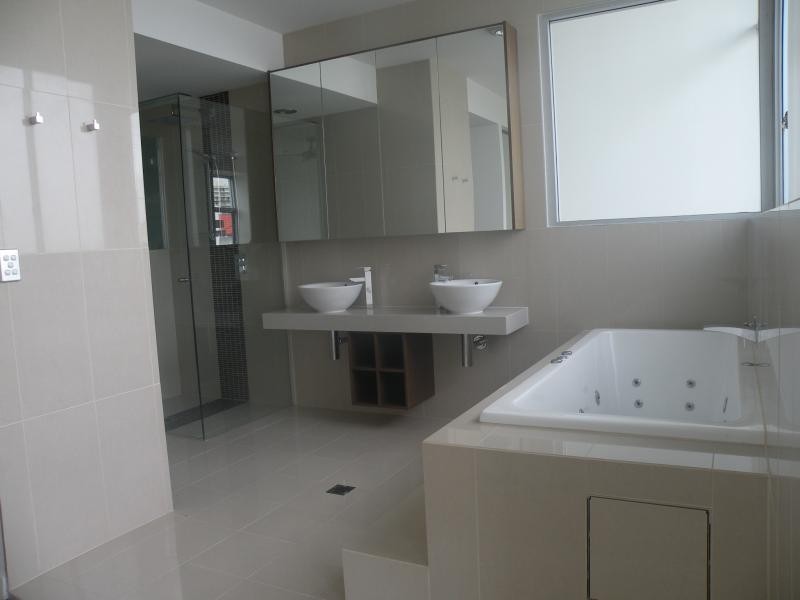 Villa/Villa 3 Stanhill Drive, Surfers Paradise QLD 4217