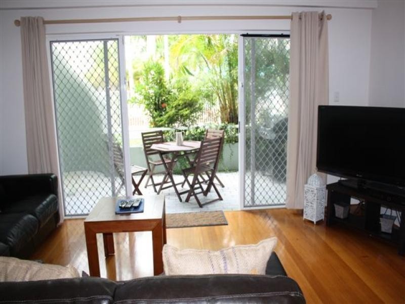 9/11 Breaker Street, Main Beach QLD 4217