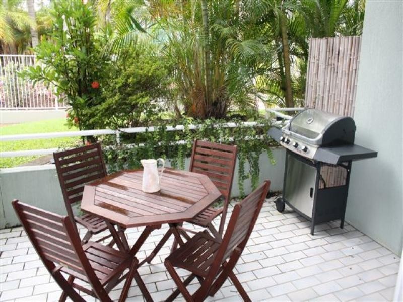 9/11 Breaker Street, Main Beach QLD 4217