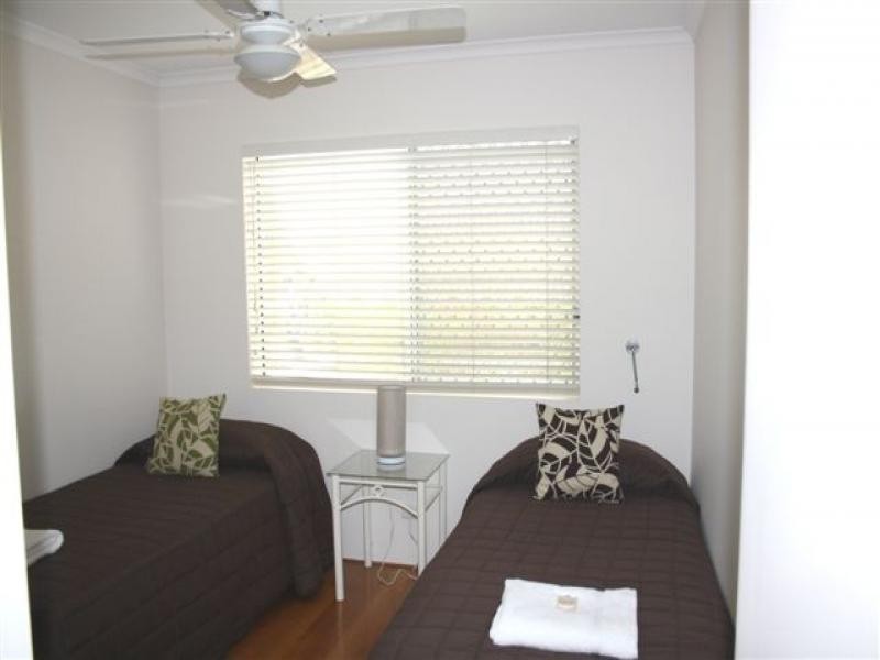 9/11 Breaker Street, Main Beach QLD 4217