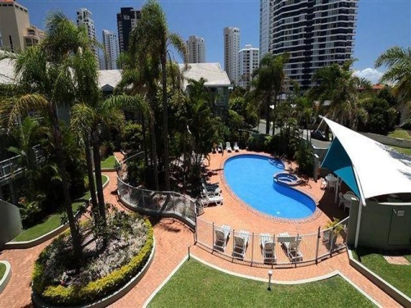 9/11 Breaker Street, Main Beach QLD 4217