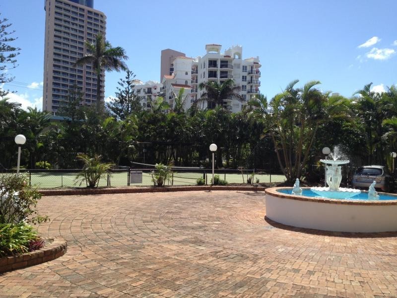 38/87 Old Burleigh Road, Broadbeach QLD 4218