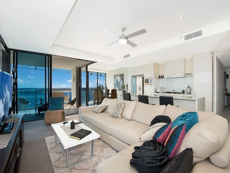 1001/230  Marine, Labrador QLD 4215