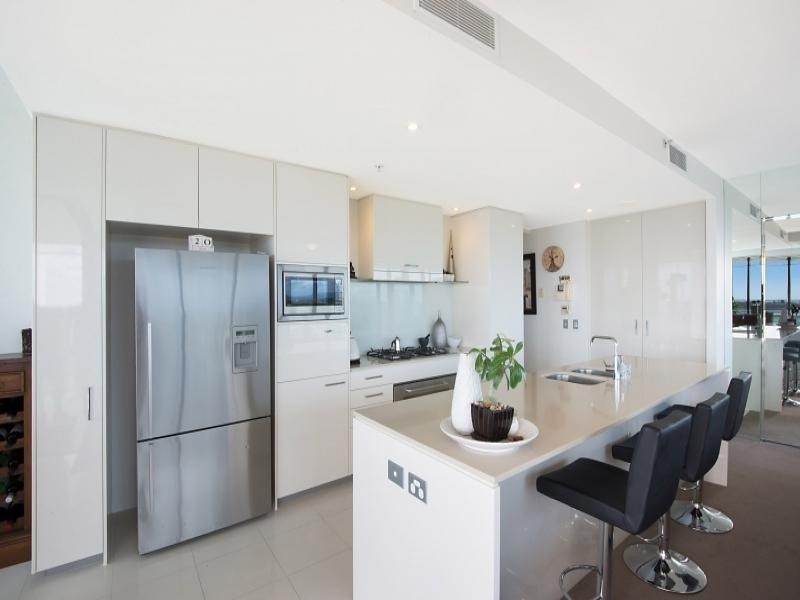 1001/230  Marine, Labrador QLD 4215