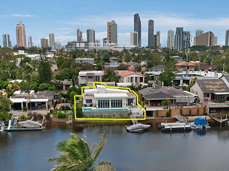19 Lakeside Avenue, Broadbeach Waters QLD 4218
