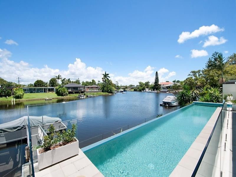 19 Lakeside Avenue, Broadbeach Waters QLD 4218