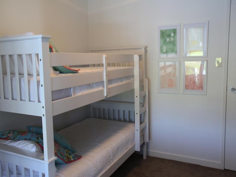 19 Lakeside Avenue, Broadbeach Waters QLD 4218