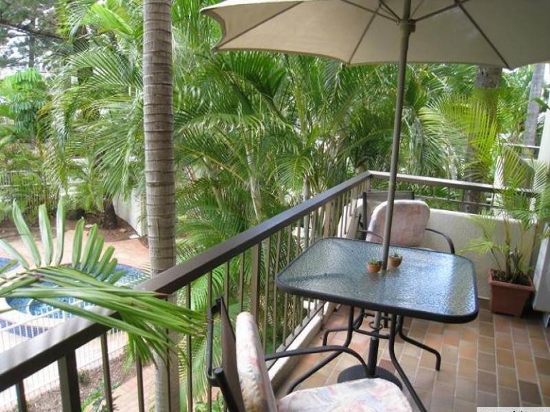 10/117 Old Burleigh Rd, Broadbeach QLD 4218