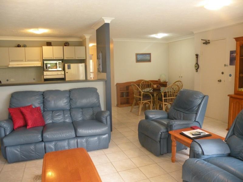 10/117 Old Burleigh Rd, Broadbeach QLD 4218