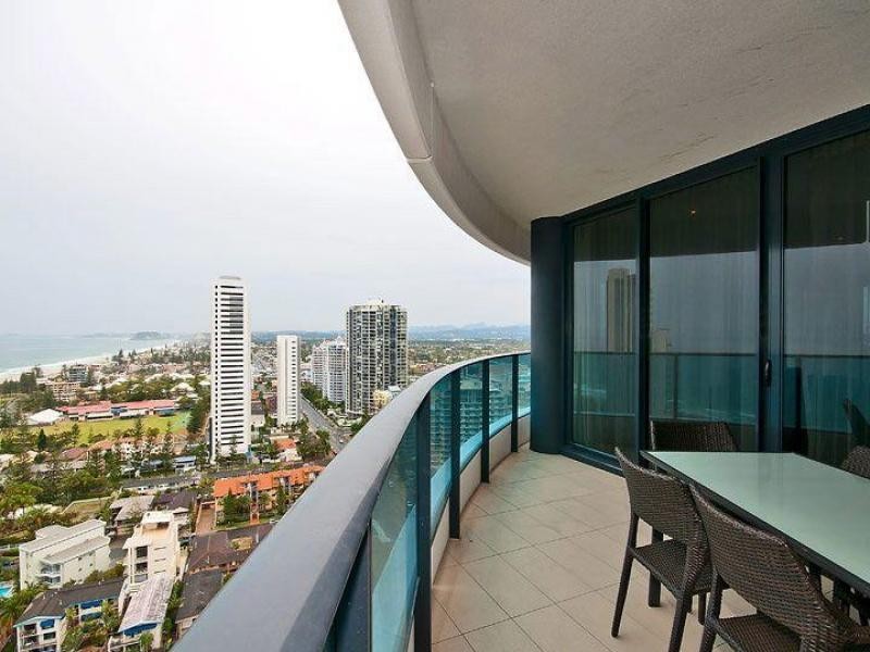 22207/4 – 26 Charles Avenue, Broadbeach QLD 4218