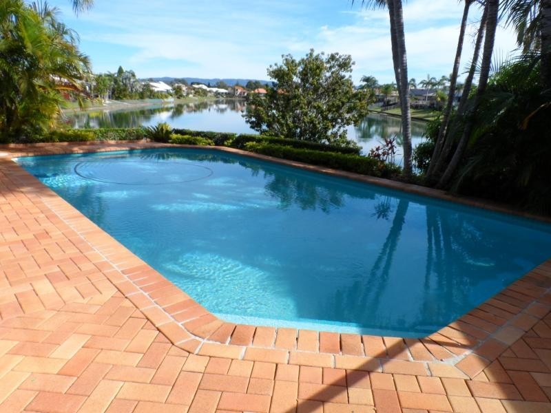 23 Tannah Court, Broadbeach Waters QLD 4218