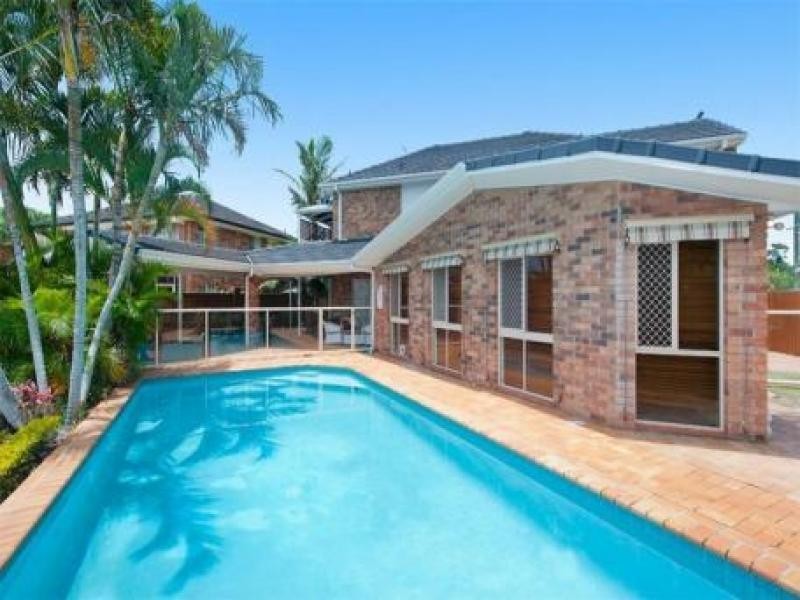 23 Tannah Court, Broadbeach Waters QLD 4218