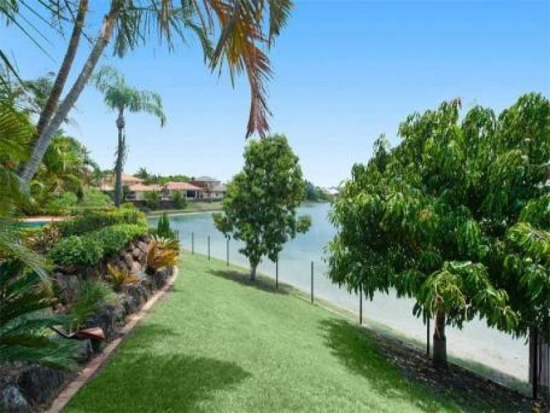 23 Tannah Court, Broadbeach Waters QLD 4218