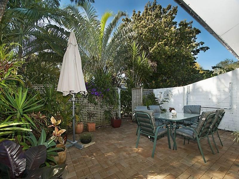 15/9 Freyburg Street, Bundall QLD 4217