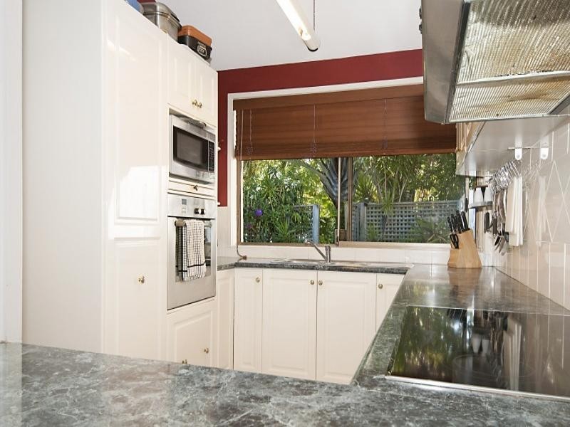 15/9 Freyburg Street, Bundall QLD 4217