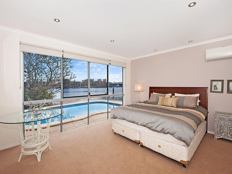 8 Paradise Place, Surfers Paradise QLD 4217