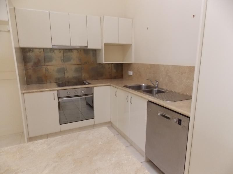 9/9 Freyberg, Sorrento QLD 4217