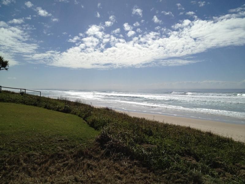 25 Hedges Ave, Mermaid Beach QLD 4218