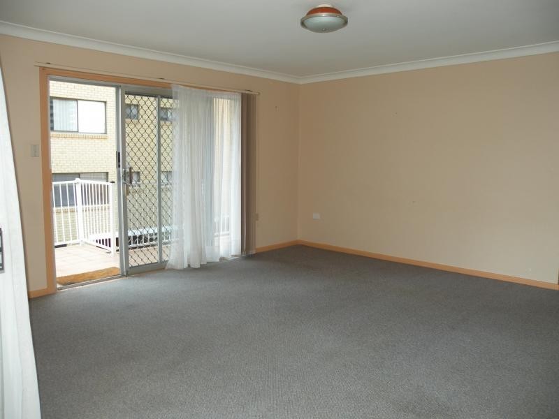 3/12 Elizabeth Ave, Broadbeach QLD 4218
