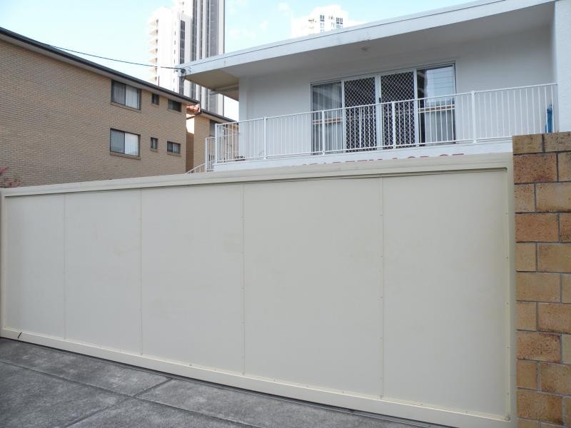 3/12 Elizabeth Ave, Broadbeach QLD 4218