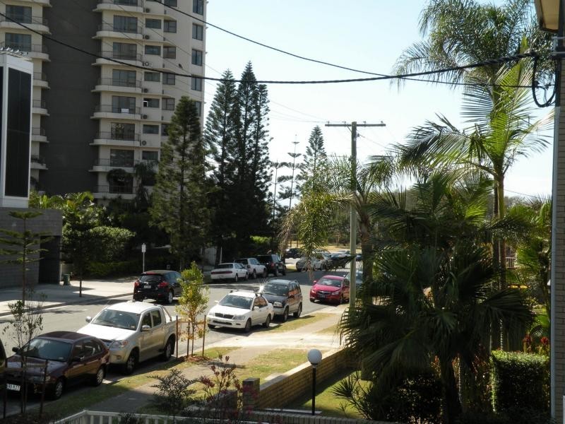3/12 Elizabeth Ave, Broadbeach QLD 4218