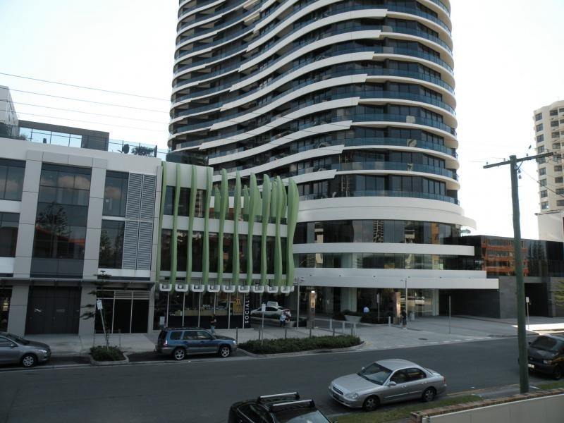 3/12 Elizabeth Ave, Broadbeach QLD 4218