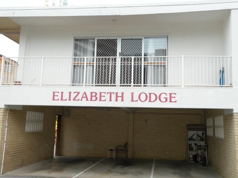 1/12 Elizabeth Ave, Broadbeach QLD 4218