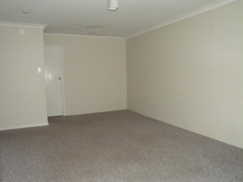 1/12 Elizabeth Ave, Broadbeach QLD 4218