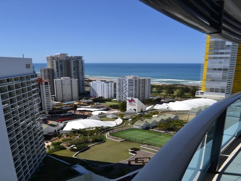 Mid-Floor/4 Charles Avenue – Oracle, Broadbeach QLD 4218