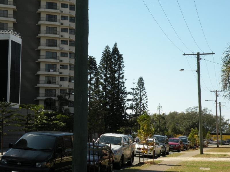 1/12 Elizabeth Avenue, Broadbeach QLD 4218