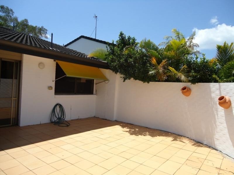 4/9 Freyburg Street, Sorrento QLD 4217