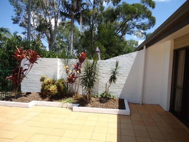 4/9 Freyburg Street, Sorrento QLD 4217