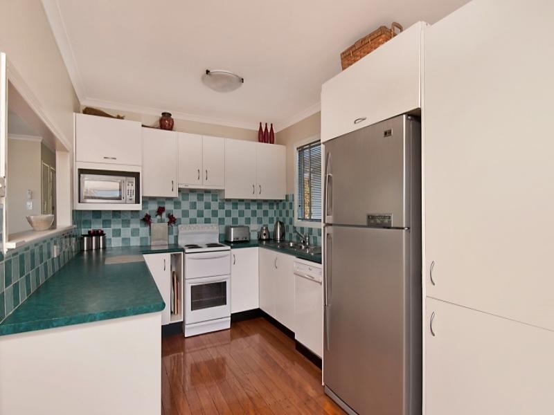 128 Nobby Parade, Miami QLD 4220
