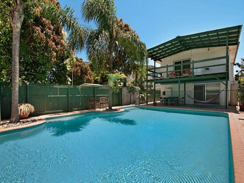 128 Nobby Parade, Miami QLD 4220