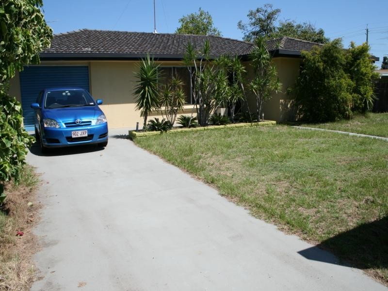 13 Chant street, Broadbeach Waters QLD 4218