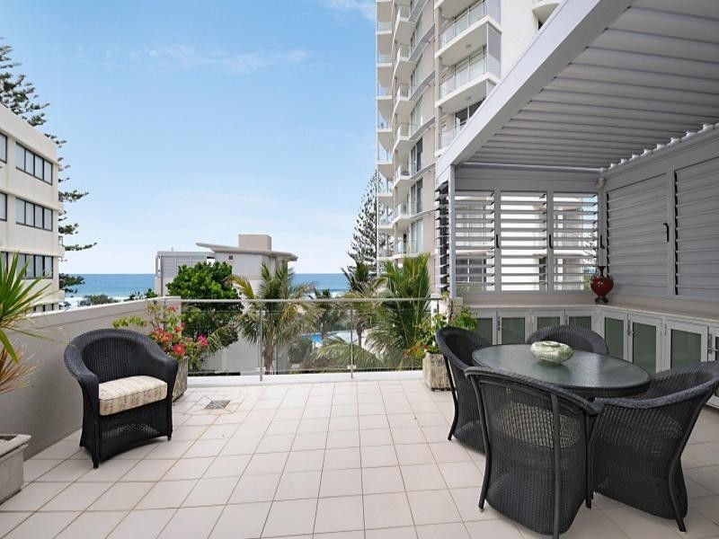 2/9 Broadbeach Blvd, Broadbeach QLD 4218