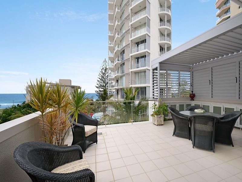 2/9 Broadbeach Blvd, Broadbeach QLD 4218