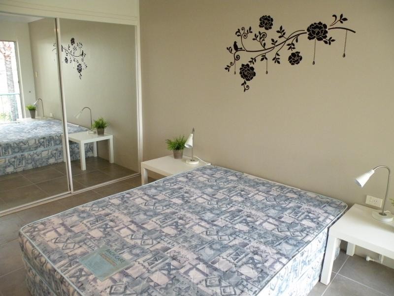 8/3 Vista, Surfers Paradise QLD 4217