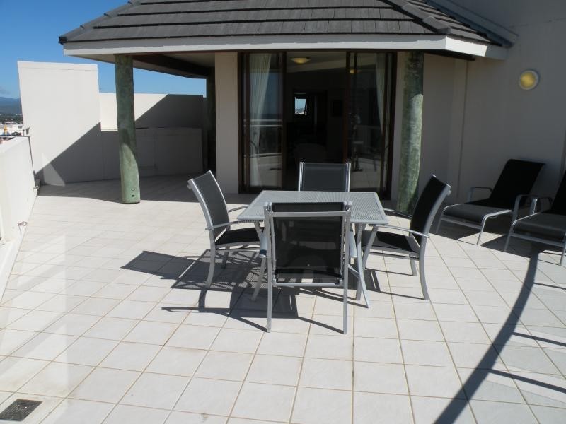 1208  /42 – 46  Surf Parade, Broadbeach QLD 4218