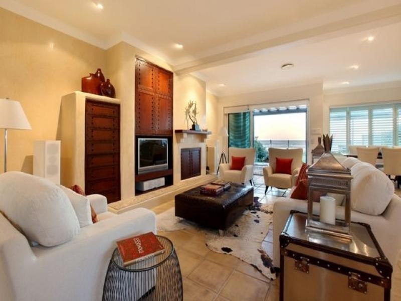 17 Hedges Ave, Mermaid Beach QLD 4218