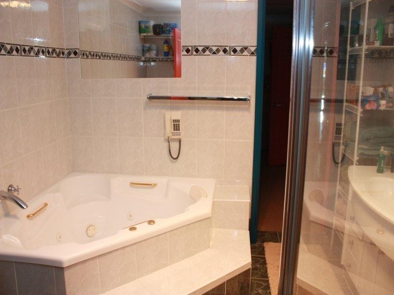 Broadbeach Waters QLD 4218