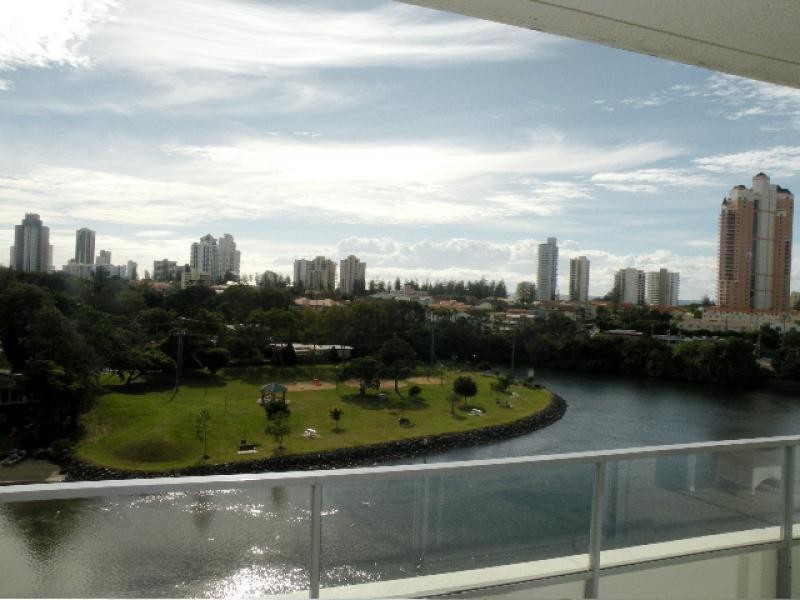 1610/33 TE Peters Drv, Broadbeach Waters QLD 4218