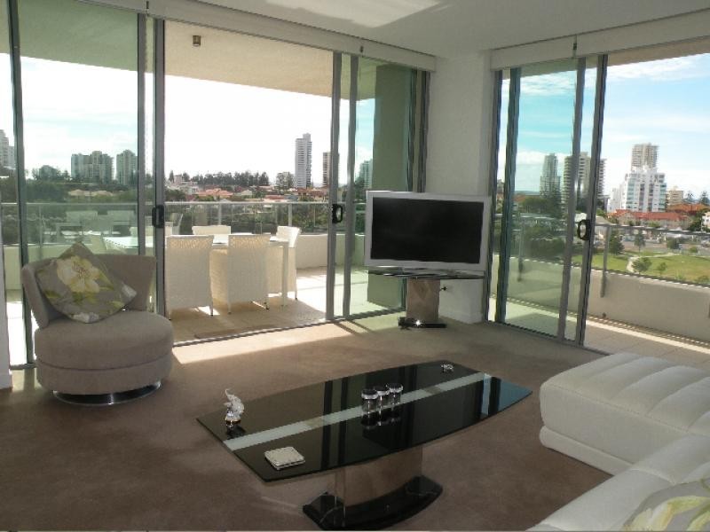 1610/33 TE Peters Drv, Broadbeach Waters QLD 4218