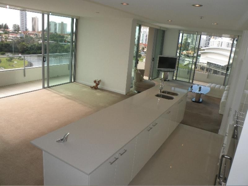 1610/33 TE Peters Drv, Broadbeach Waters QLD 4218