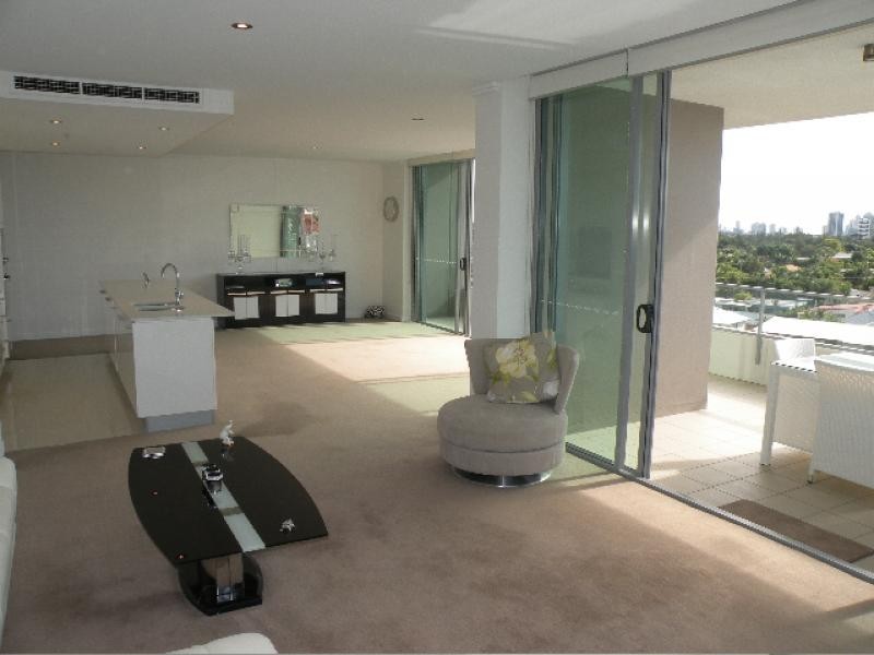 1610/33 TE Peters Drv, Broadbeach Waters QLD 4218