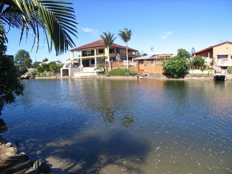 8 Flamingo Key, Broadbeach Waters QLD 4218